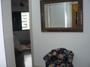 Image 15 - 885995