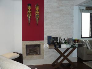 Image 9 - 885995