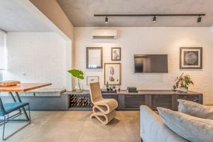 Image 3 - 885999