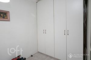 Image 17 - 886021