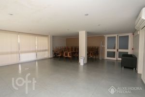 Image 29 - 886021