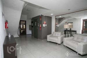 Image 31 - 886021