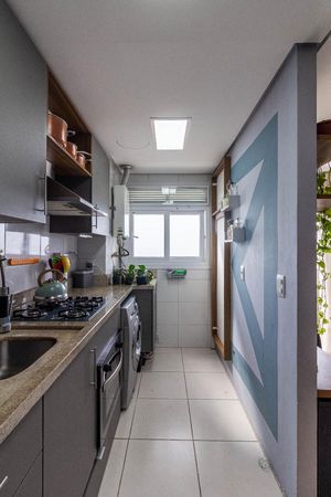 Image 6 - 886033