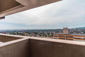 Image 14 - 886033