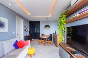 Image 1 - 886033