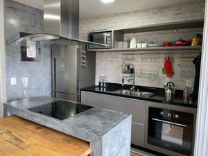 Image 4 - 886036