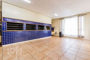 Image 8 - 886040