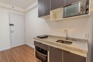 Image 8 - 886047