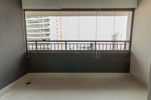 Image 6 - 886047