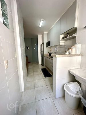 Image 14 - 886057