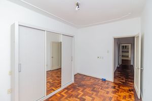Image 31 - 886059