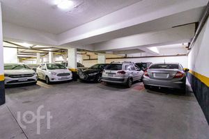Image 11 - 886071