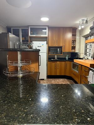 Image 15 - 886074