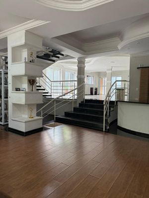Image 19 - 886074