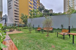 Image 17 - 886075