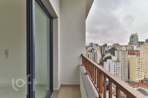 Image 6 - 886075