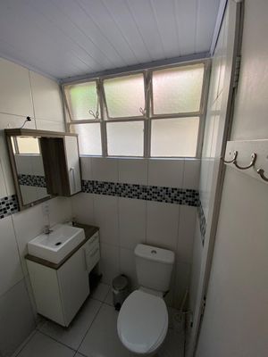 Image 19 - 886104
