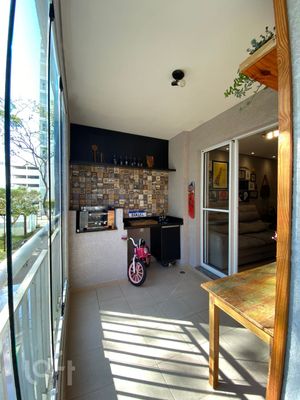 Image 3 - 886107