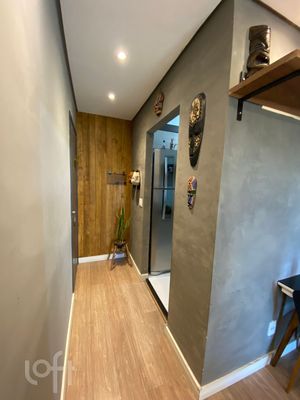 Image 4 - 886107