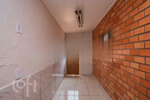 Image 19 - 886110