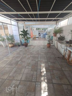 Image 31 - 886111