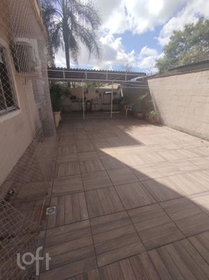 Image 32 - 886111