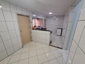 Image 10 - 886112