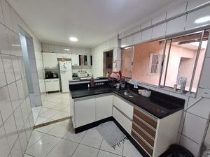 Image 9 - 886112
