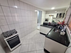 Image 8 - 886112