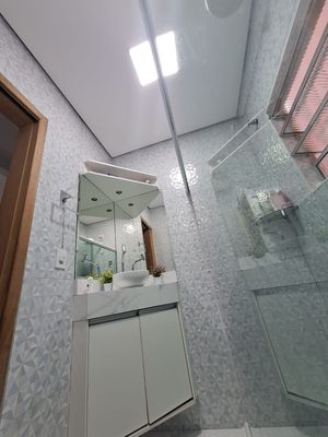 Image 18 - 886112