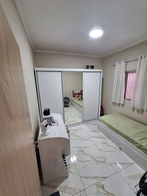 Image 11 - 886112