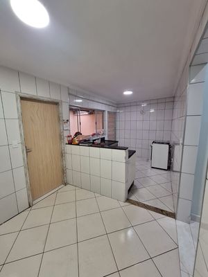 Image 7 - 886112