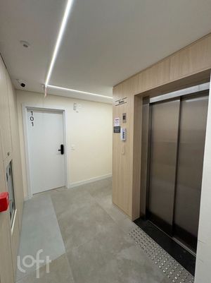 Image 10 - 886126