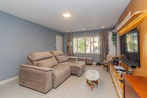 Image 3 - 886127