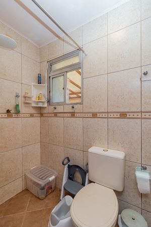 Image 17 - 886127