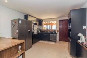 Image 19 - 886127