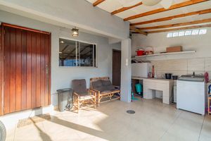Image 23 - 886127
