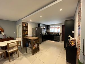 Image 1 - 886127