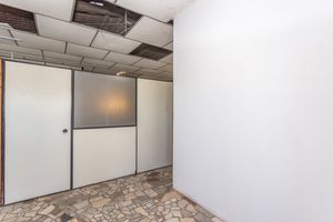 Image 8 - 886131