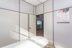 Image 30 - 886131