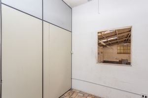 Image 31 - 886131