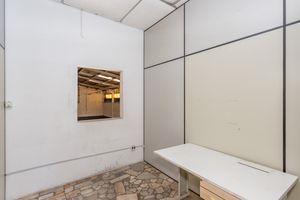 Image 32 - 886131