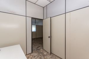 Image 34 - 886131