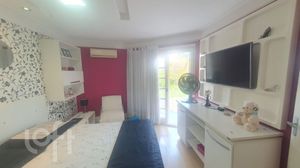 Image 8 - 886134