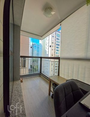 Image 12 - 886135