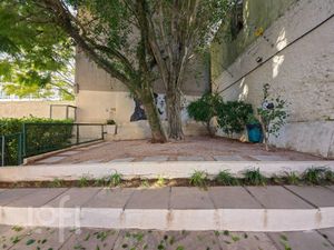 Image 30 - 886135