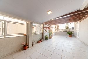 Image 11 - 886138