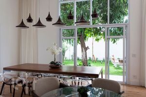 Image 19 - 886144