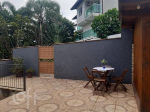 Image 4 - 886145