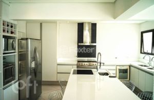 Image 8 - 886151